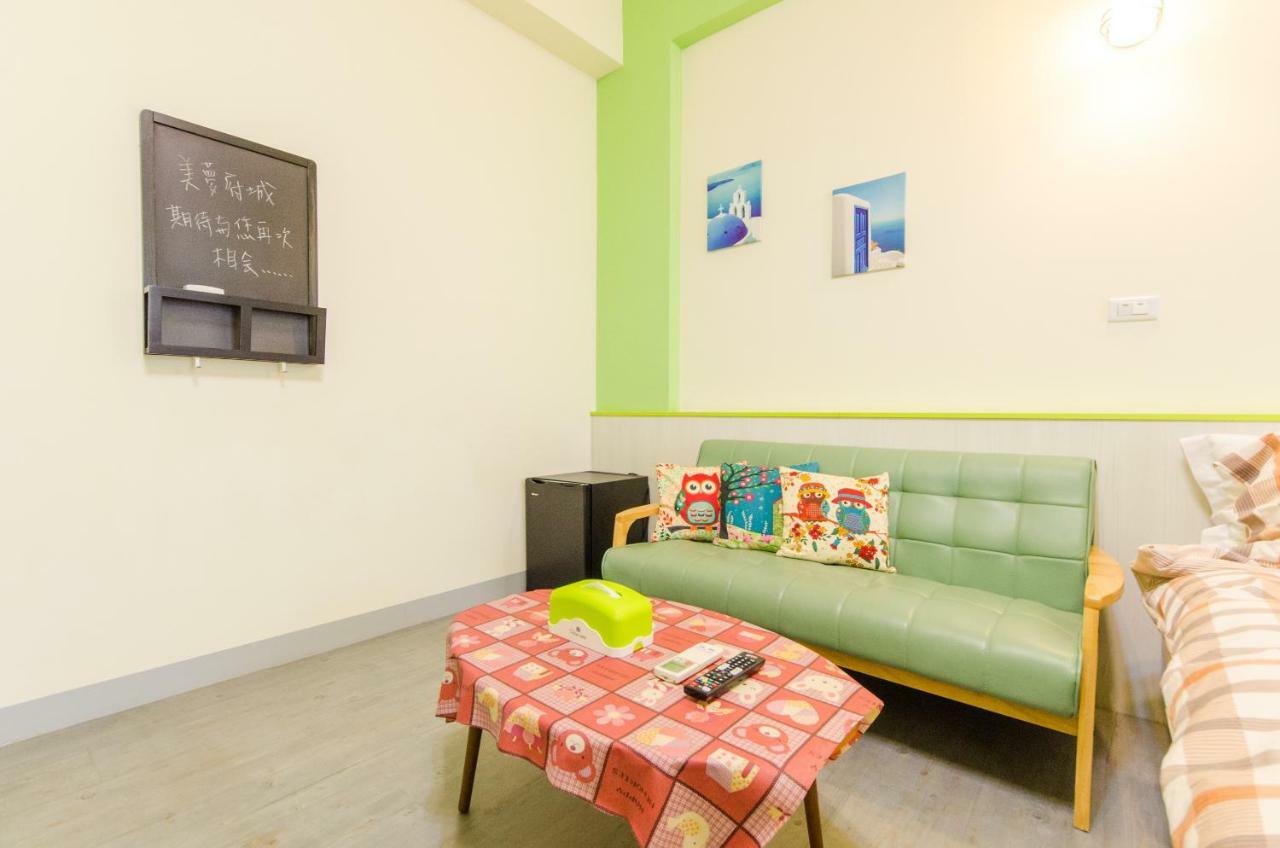 Beautiful Dream Tainan Homestay Exteriör bild